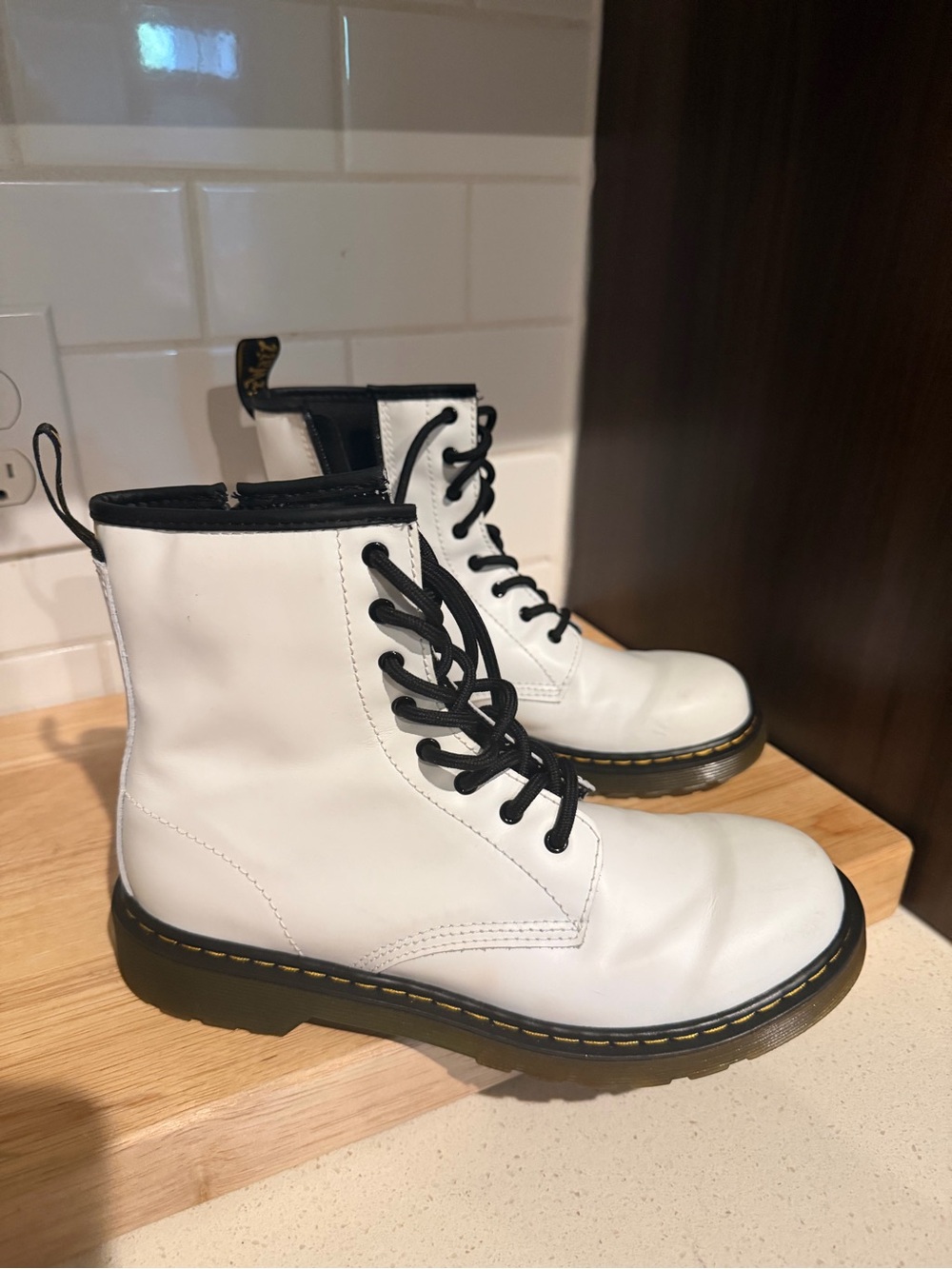 Dr Martens 1460 SOFTY T LEATHER LACE UP BOOTS Size‎ 6 M / 7 L